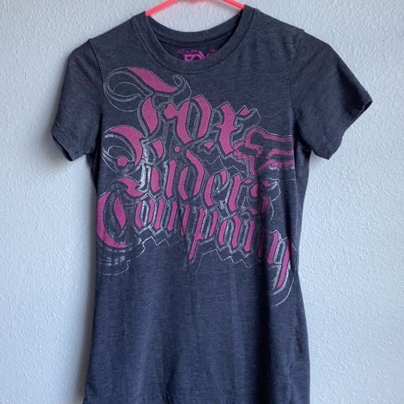 Dead stock fox riders tee 💕 - Picture 3 of 6